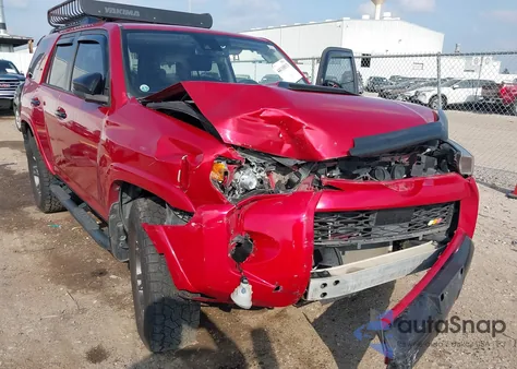 2020 Toyota 4Runner Venture Special Edition z USA, uszkodzony, nr VIN JTEBU5JR7L5771937